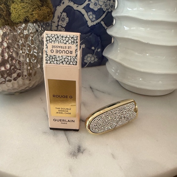 GUERLAIN
Rouge G Customizable Case Only - Picture 4 of 5